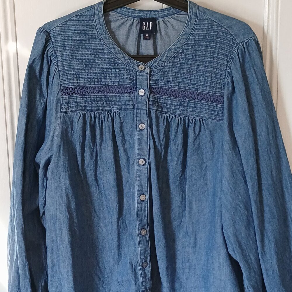 Gap pintuck lace trim chambray denim blouse  XL